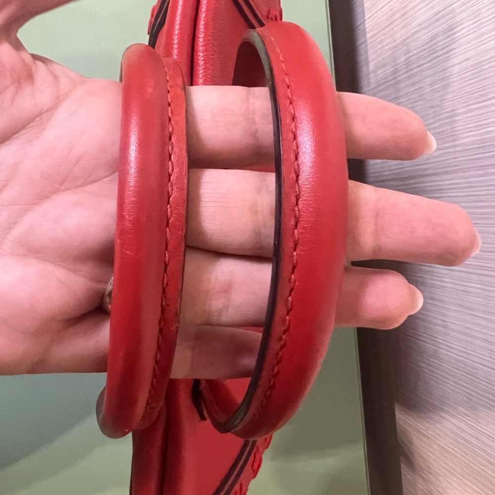 Louis Vuitton Red Tote with Textured Sides - Picture 5 of 16
